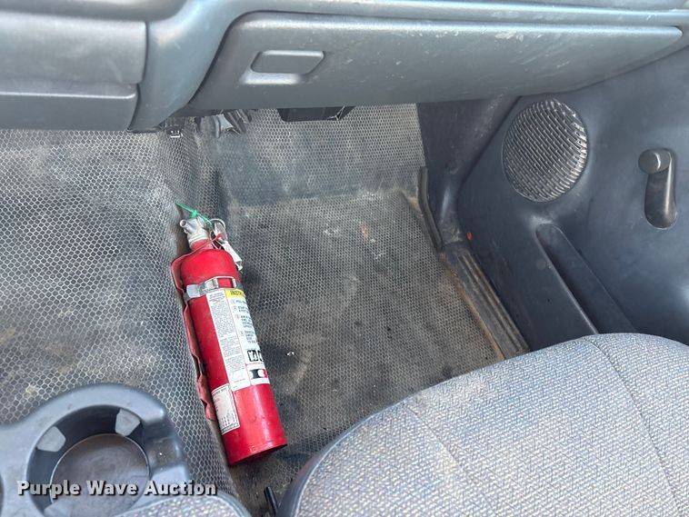 image for item EP2933 2002 Chevrolet Silverado 1500 pickup truck