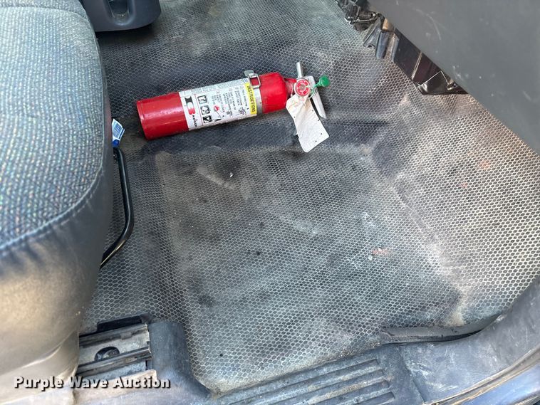 image for item EP2933 2002 Chevrolet Silverado 1500 pickup truck