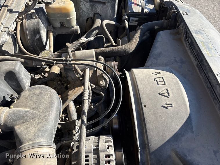 image for item EP2933 2002 Chevrolet Silverado 1500 pickup truck