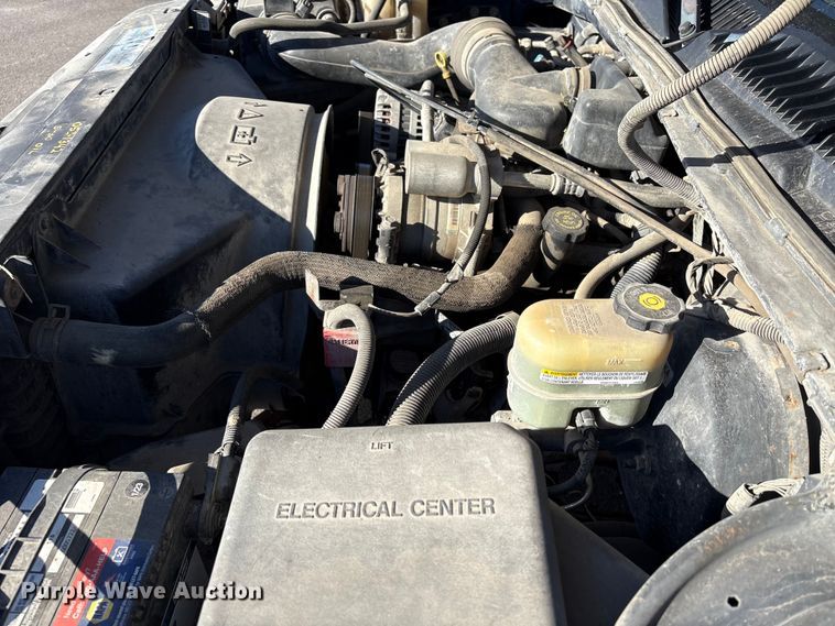 image for item EP2933 2002 Chevrolet Silverado 1500 pickup truck