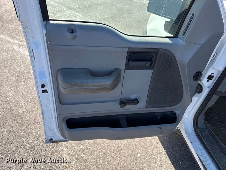 image for item EP2934 2007 Ford F150 pickup truck