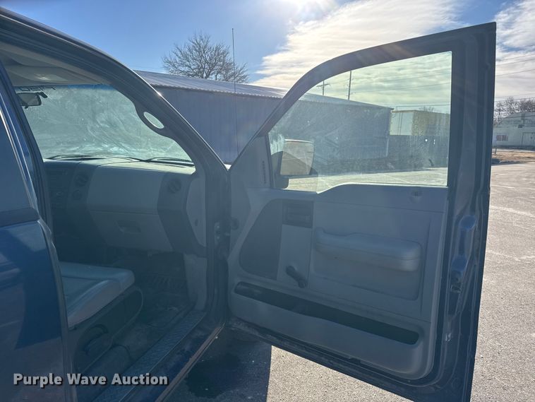 image for item EP2935 2007 Ford F150 Ext. Cab pickup truck