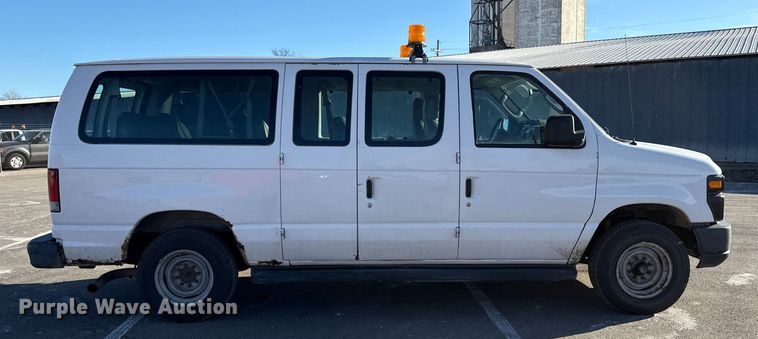 image for item EP2938 2009 Ford E350 van