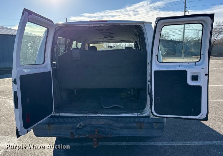 image for item EP2938 2009 Ford E350 van