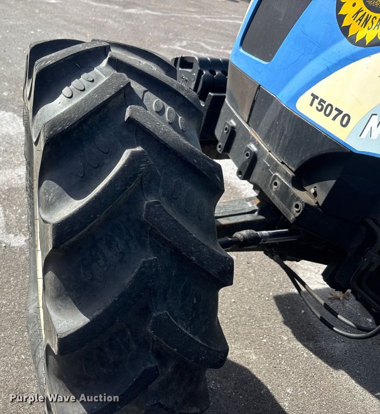 image for item EP2941 2011 New Holland T5070 MFWD tractor