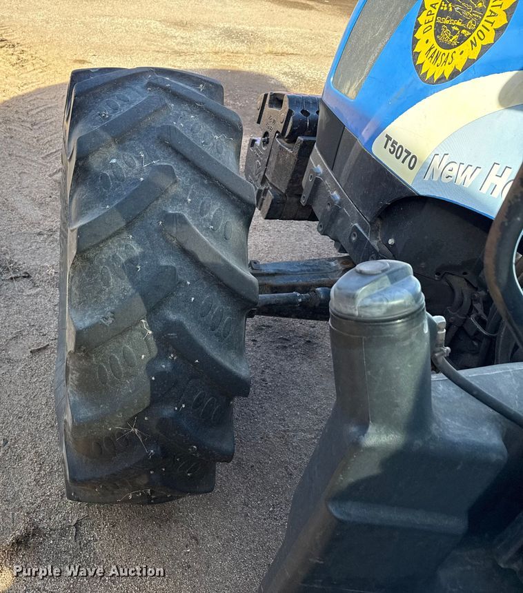 image for item EP2942 2011 New Holland T5070 MFWD tractor