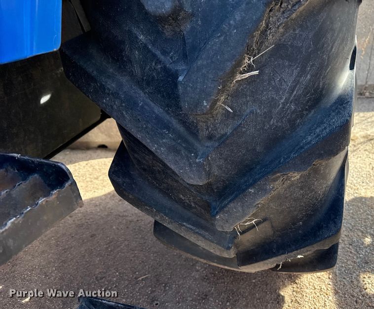 image for item EP2942 2011 New Holland T5070 MFWD tractor