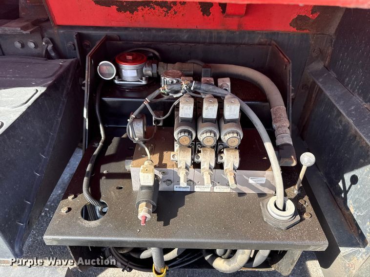 image for item EP2943 2009 Sterling L7500 Series dump truck