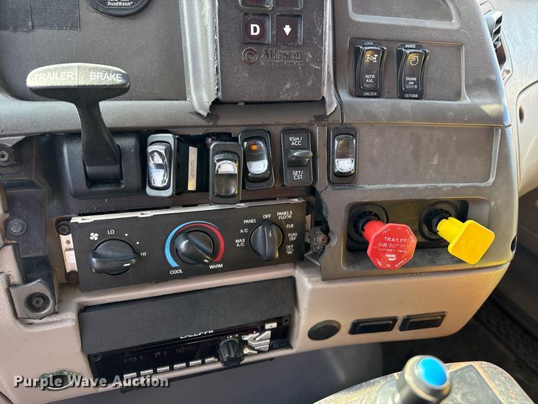 image for item EP2943 2009 Sterling L7500 Series dump truck