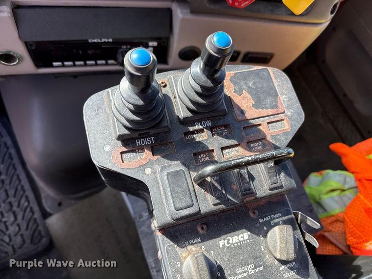 image for item EP2943 2009 Sterling L7500 Series dump truck