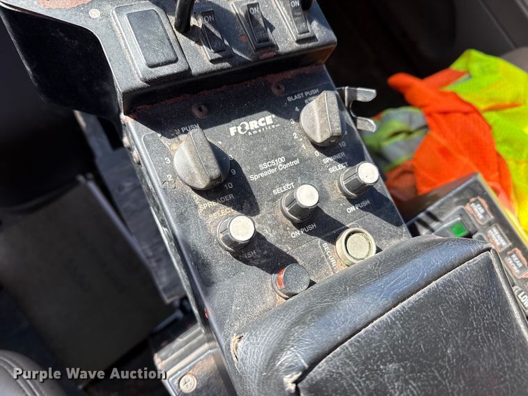 image for item EP2943 2009 Sterling L7500 Series dump truck