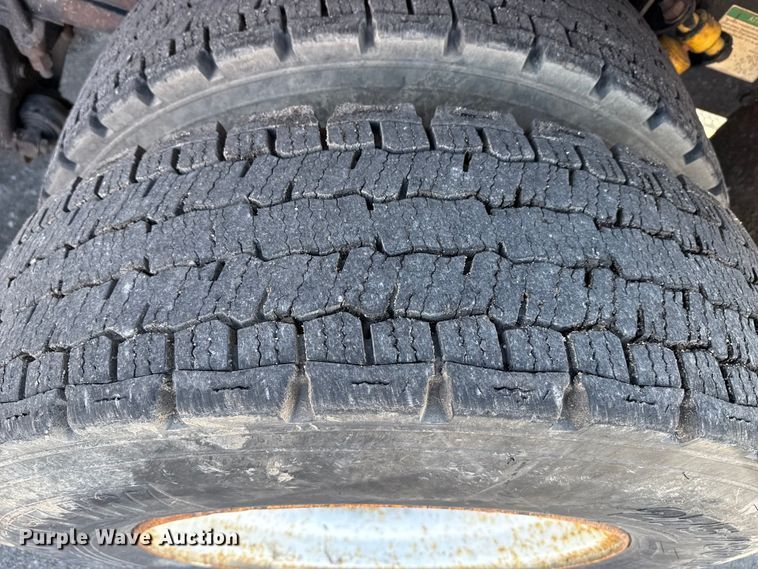 image for item EP2943 2009 Sterling L7500 Series dump truck