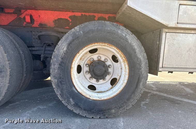 image for item EP2943 2009 Sterling L7500 Series dump truck