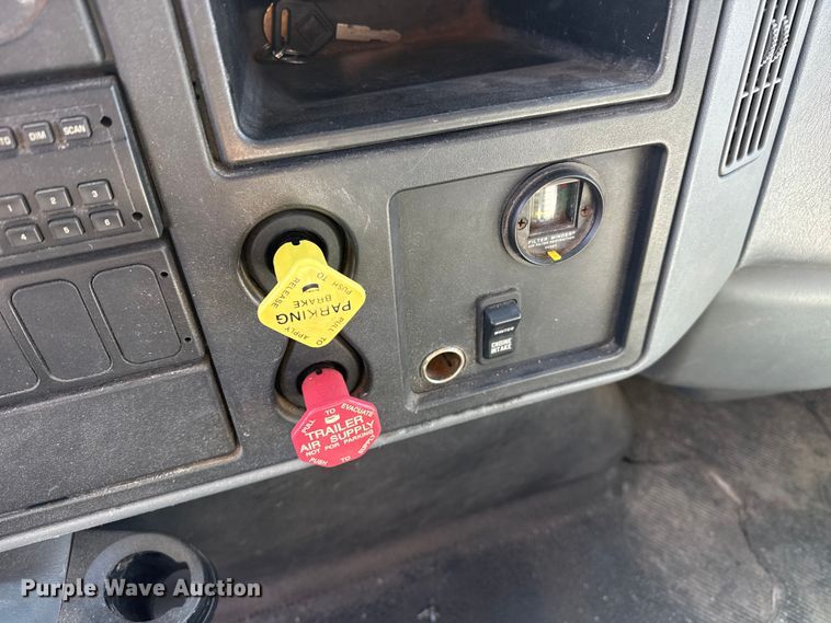 image for item EP2944 2007 International 7400 dump truck