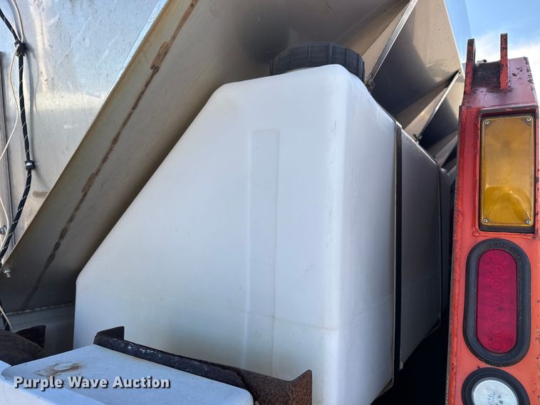 image for item EP2945 2007 International 7400 dump truck