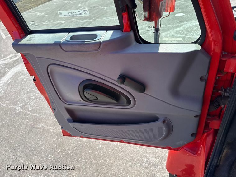 image for item EP2945 2007 International 7400 dump truck