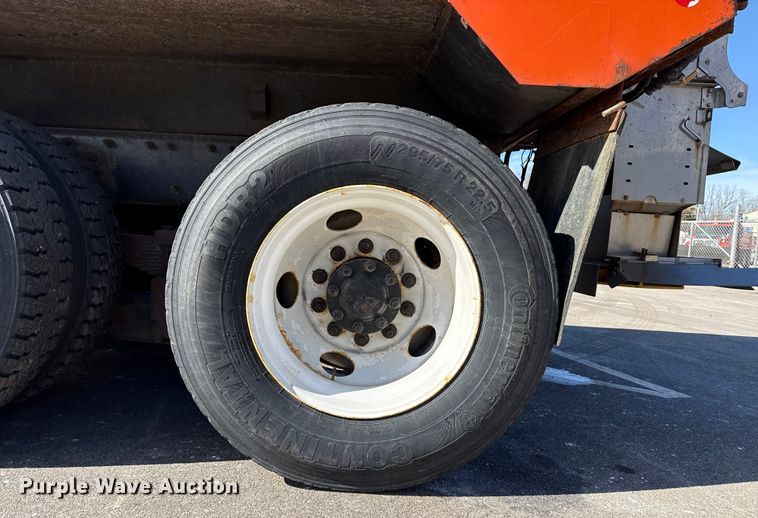 image for item EP2945 2007 International 7400 dump truck