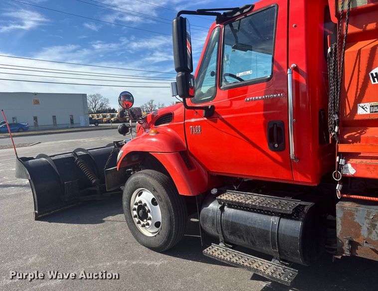 image for item EP2946 2007 International 7400 dump truck