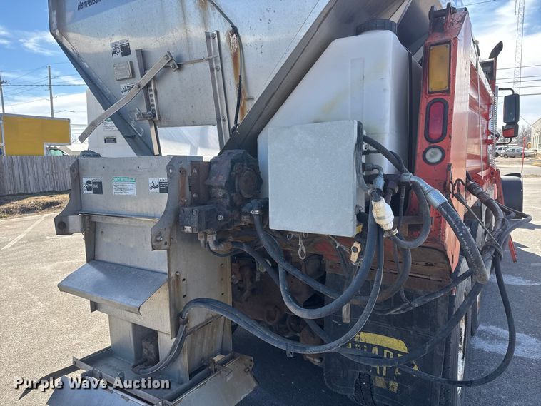 image for item EP2946 2007 International 7400 dump truck