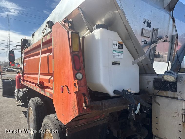 image for item EP2946 2007 International 7400 dump truck