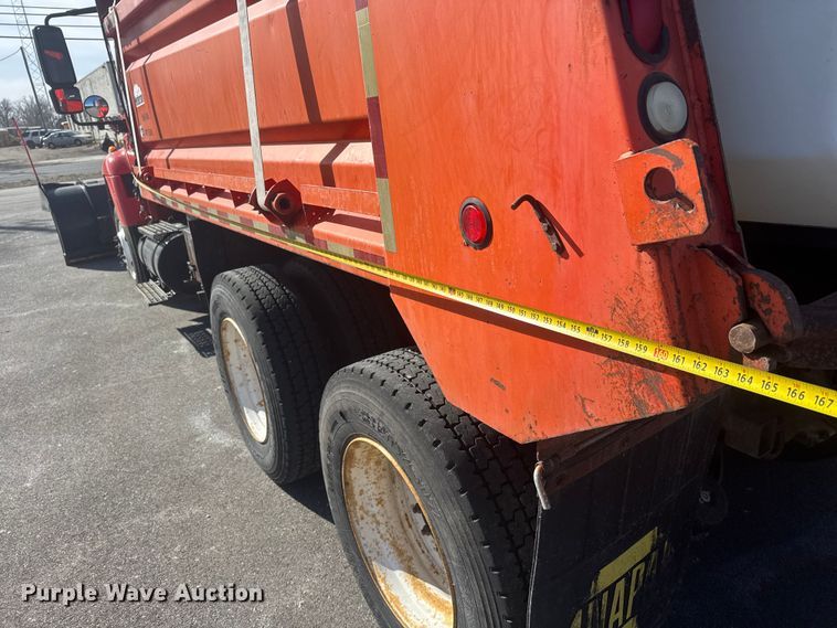 image for item EP2946 2007 International 7400 dump truck