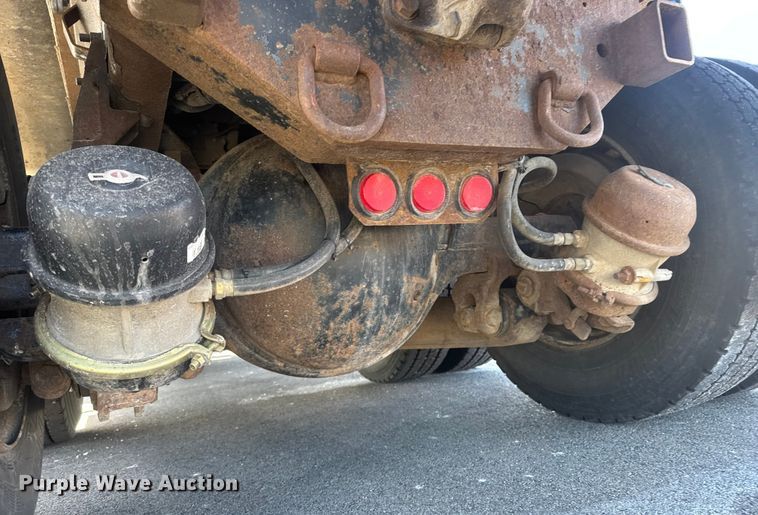 image for item EP2946 2007 International 7400 dump truck