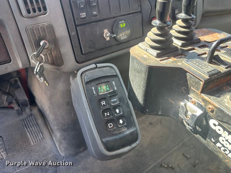 image for item EP2946 2007 International 7400 dump truck