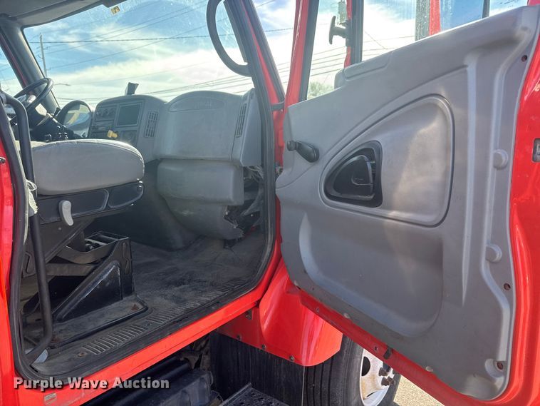 image for item EP2946 2007 International 7400 dump truck