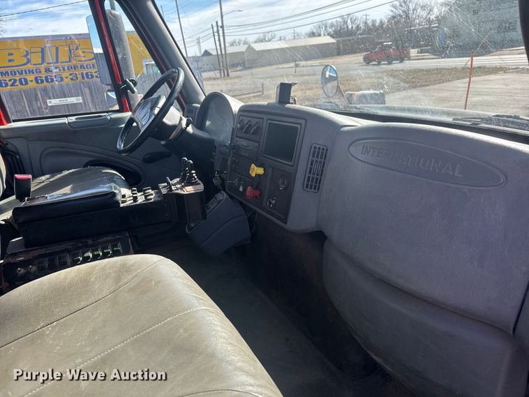 image for item EP2946 2007 International 7400 dump truck