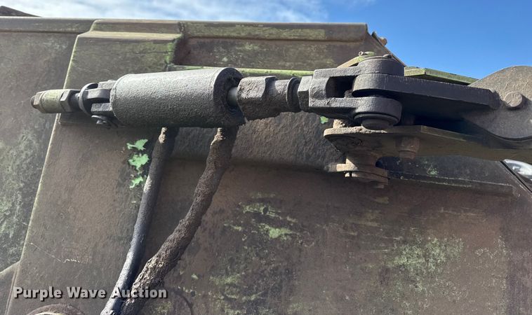 image for item EP2948 2003 Schulte XH1500 batwing rotary mower