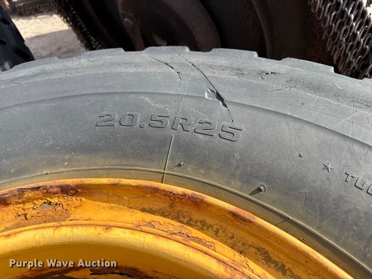 image for item EP2955 (4) 20.5R25 tires and wheels