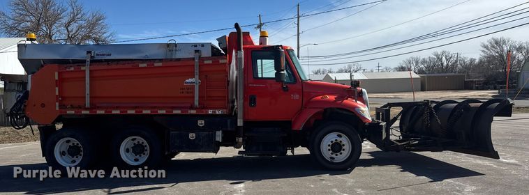 image for item EP2956 2007 International 7400 dump truck