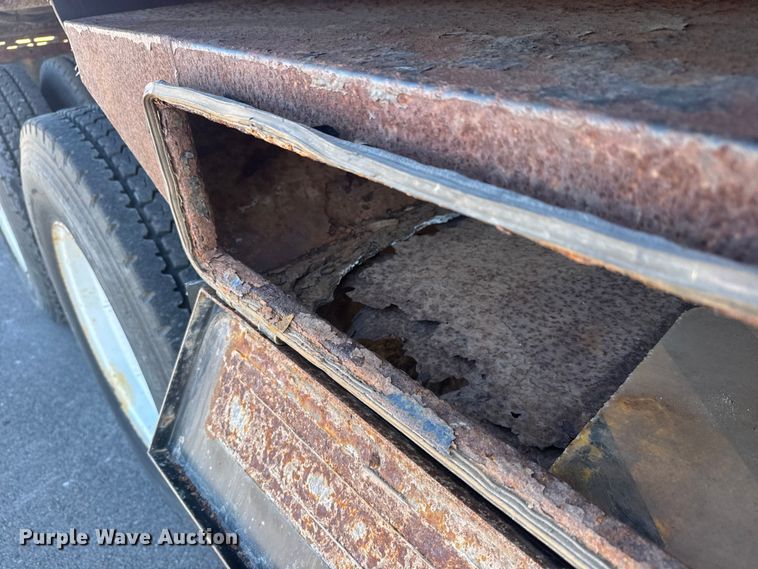 image for item EP2956 2007 International 7400 dump truck