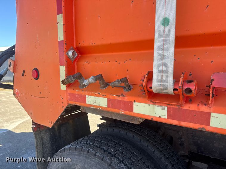 image for item EP2956 2007 International 7400 dump truck