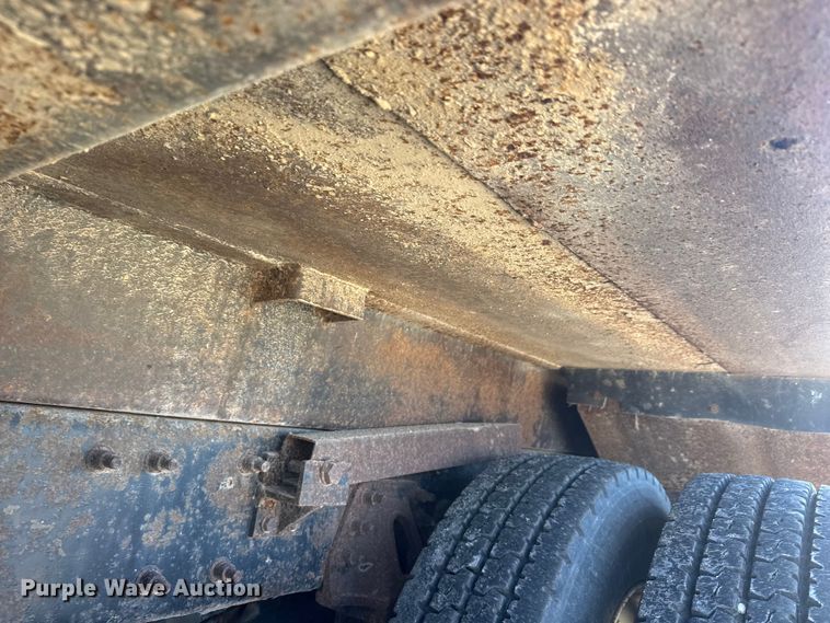 image for item EP2956 2007 International 7400 dump truck