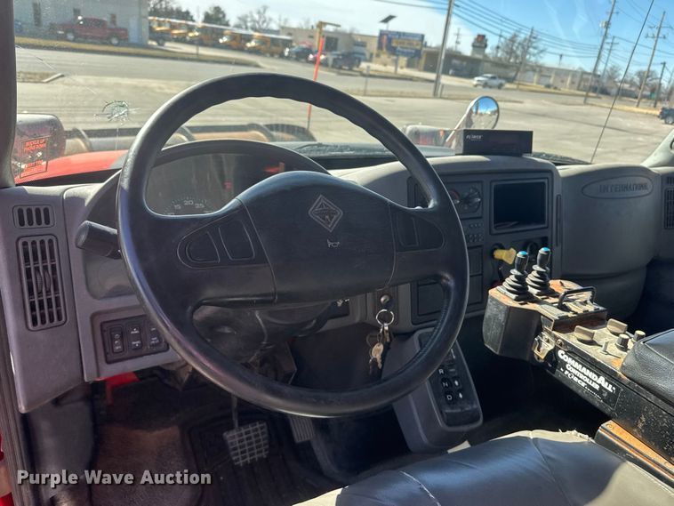 image for item EP2956 2007 International 7400 dump truck