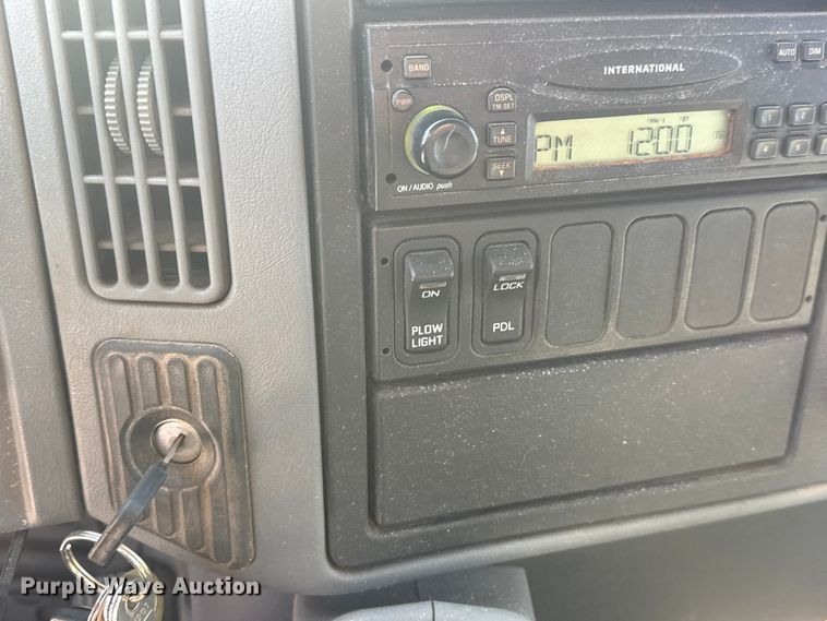 image for item EP2956 2007 International 7400 dump truck