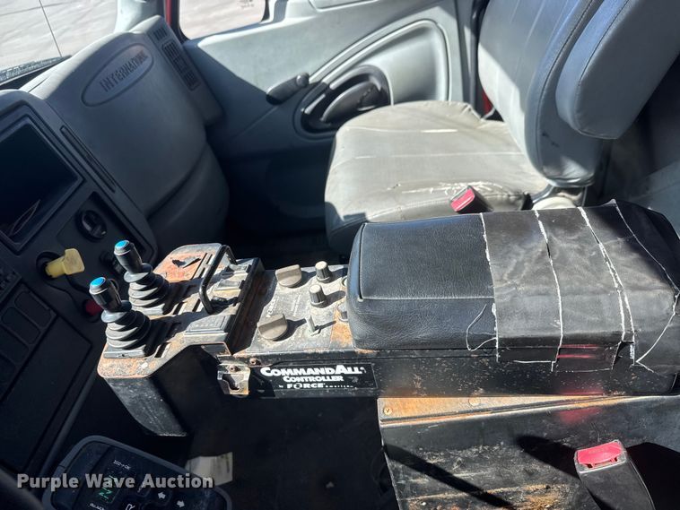 image for item EP2956 2007 International 7400 dump truck