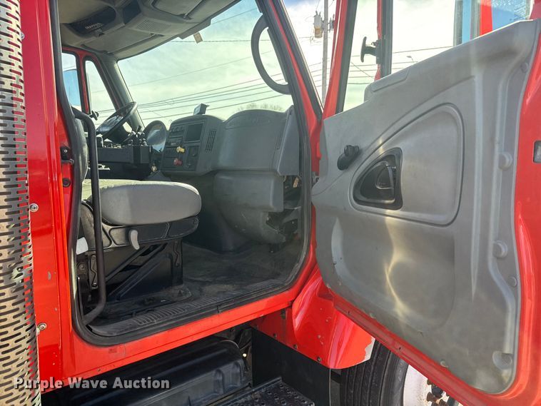 image for item EP2956 2007 International 7400 dump truck