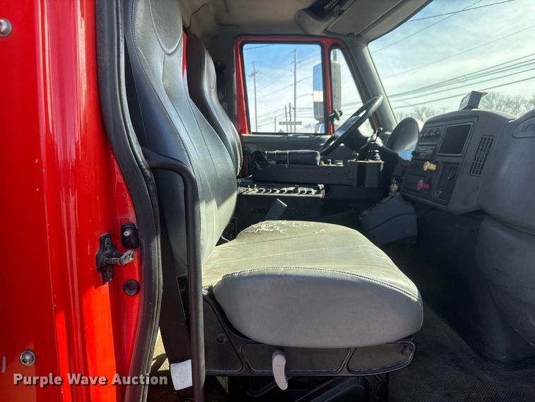 image for item EP2956 2007 International 7400 dump truck