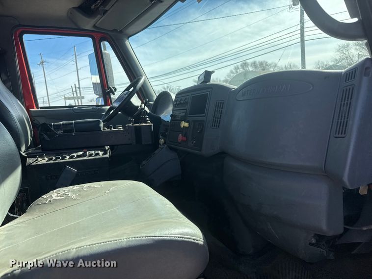 image for item EP2956 2007 International 7400 dump truck