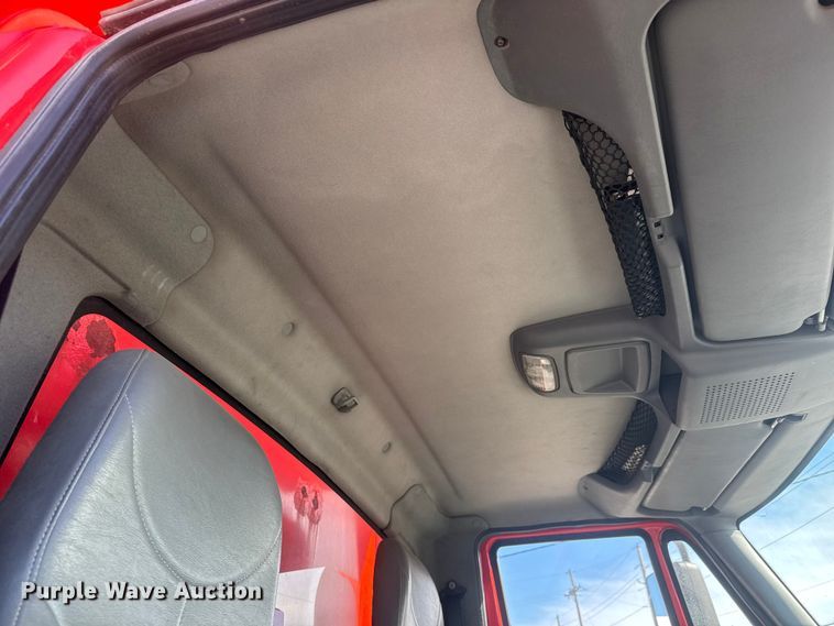 image for item EP2956 2007 International 7400 dump truck