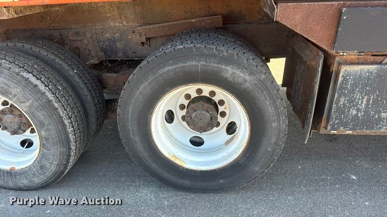 image for item EP2956 2007 International 7400 dump truck