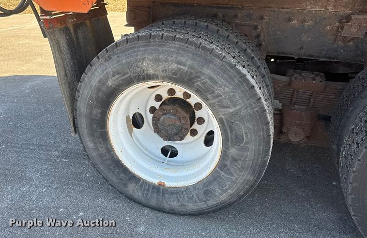 image for item EP2956 2007 International 7400 dump truck