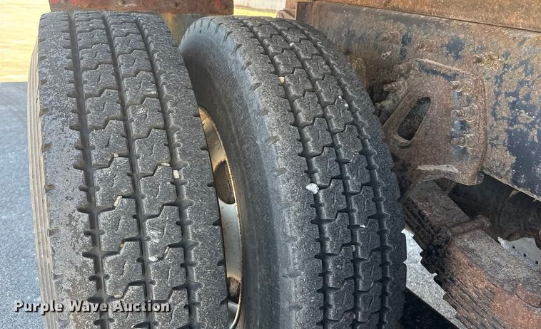 image for item EP2956 2007 International 7400 dump truck