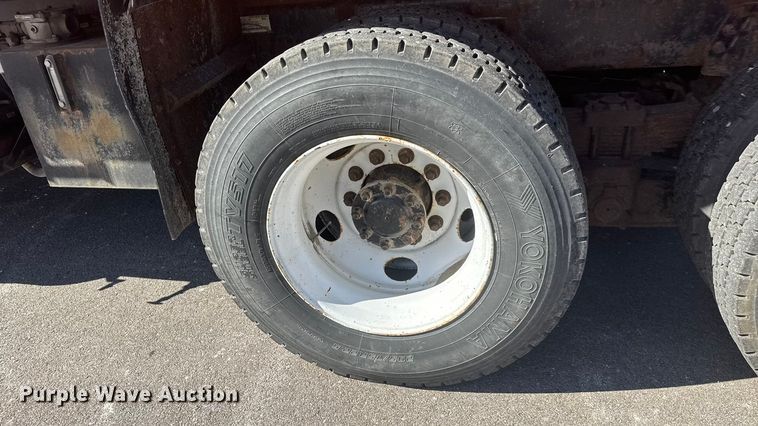 image for item EP2956 2007 International 7400 dump truck