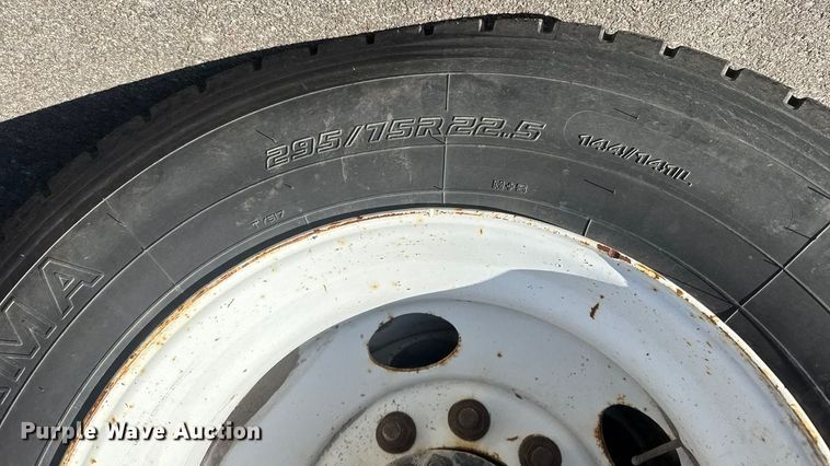 image for item EP2956 2007 International 7400 dump truck