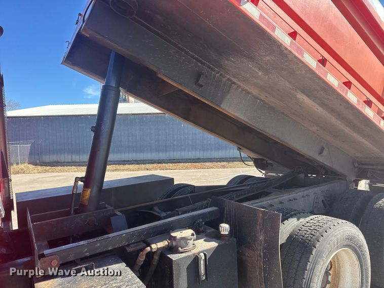 image for item EP2957 2007 International Workstar 7400 dump truck