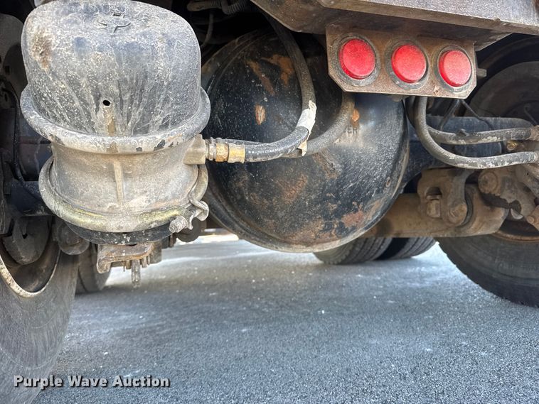 image for item EP2957 2007 International Workstar 7400 dump truck