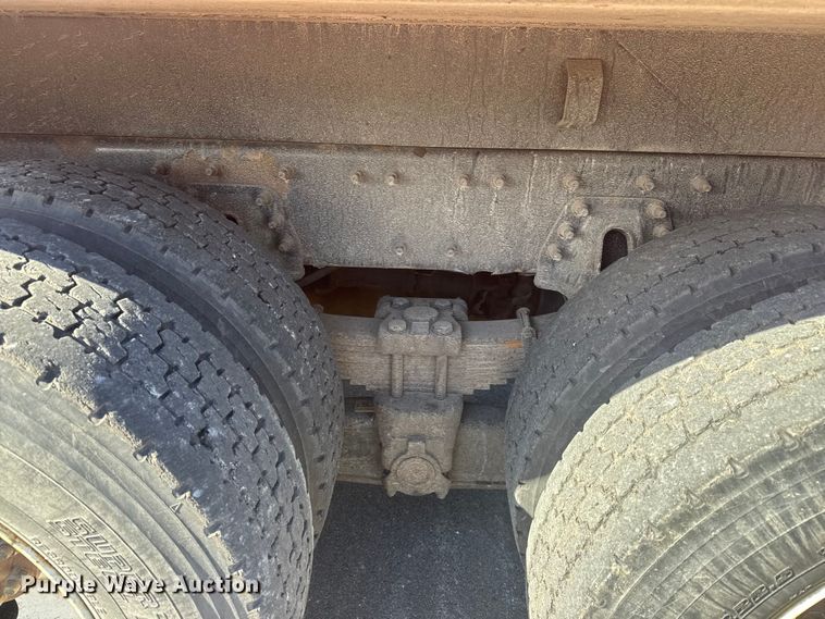 image for item EP2957 2007 International Workstar 7400 dump truck